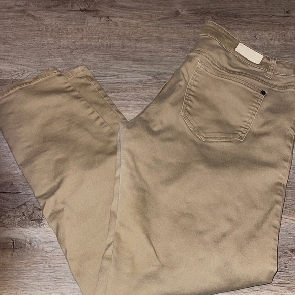 Celebrity pink jeans size 15 tan color low rise skinny - Picture 2 of 8